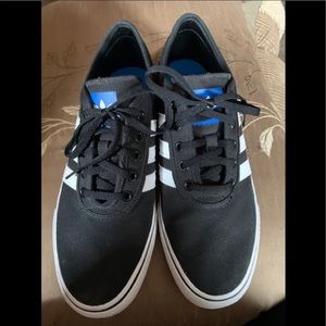 Adidas Canvas Men’s Athletic Casual Sneakers 9.5